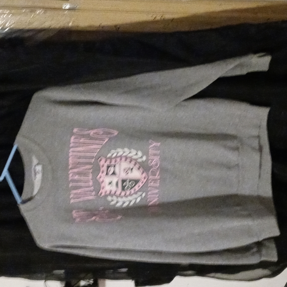 sweatshirt